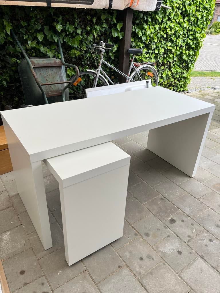 Bureau met schuifpaneel MALM ikea, Huis en Inrichting, Bureaus, Zo goed als nieuw, IKEA, Ophalen