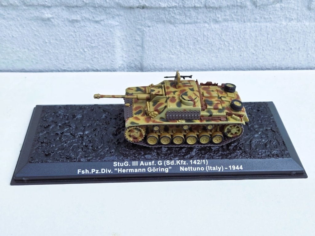 StuG. III Ausf. G (Sd.Kfz. 142/1), Hobby en Vrije tijd, Modelauto's | Overige schalen, Ophalen of Verzenden