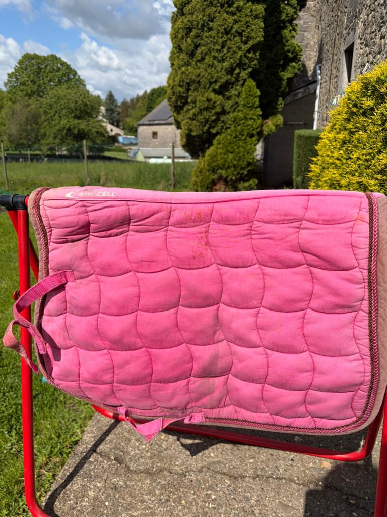 Tapis rose, taille full/cheval, Animaux & Accessoires, Chevaux & Poneys | Couvertures & Couvre-reins, Utilisé, Tapis de selle