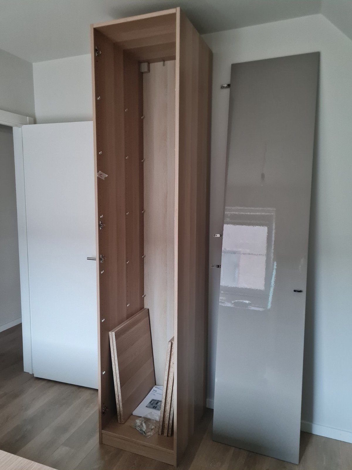 Ikea Pax kast met Fardal deur, Enlèvement