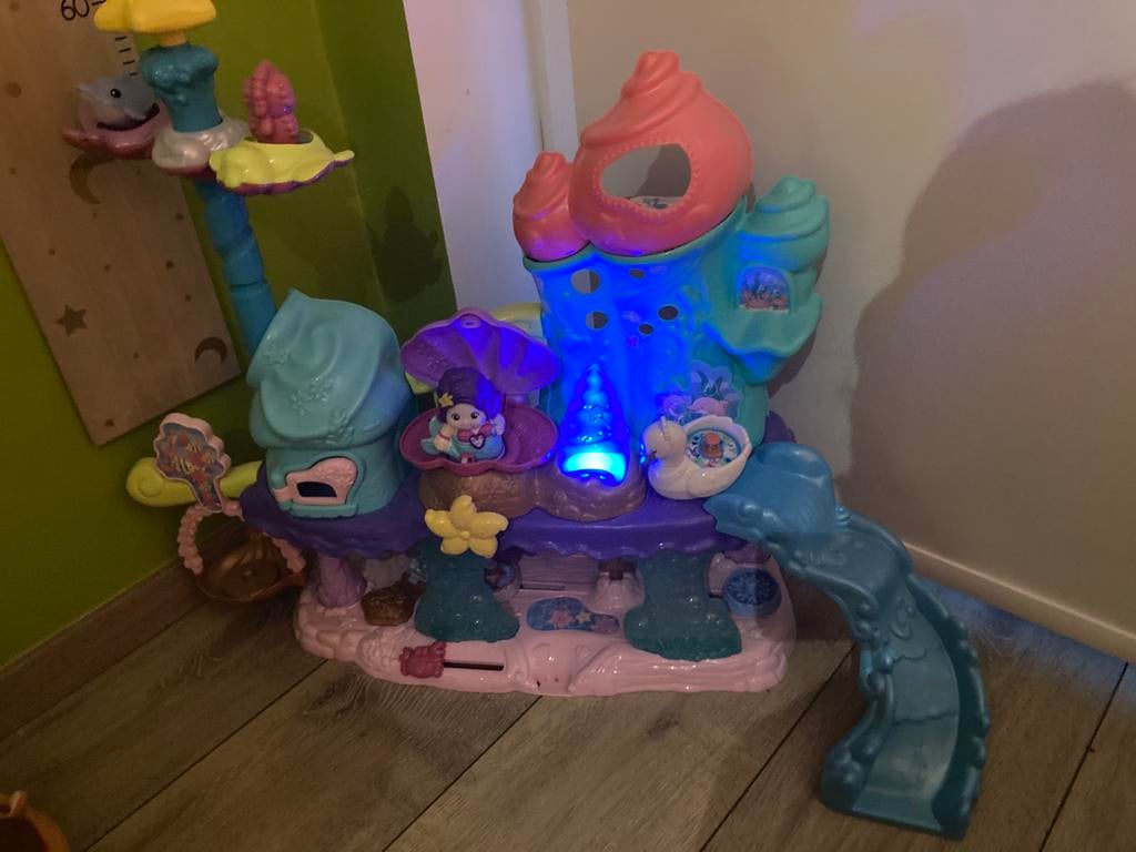Drie huizen, interactieve spelletjes voor kinderen., Ophalen, Zo goed als nieuw