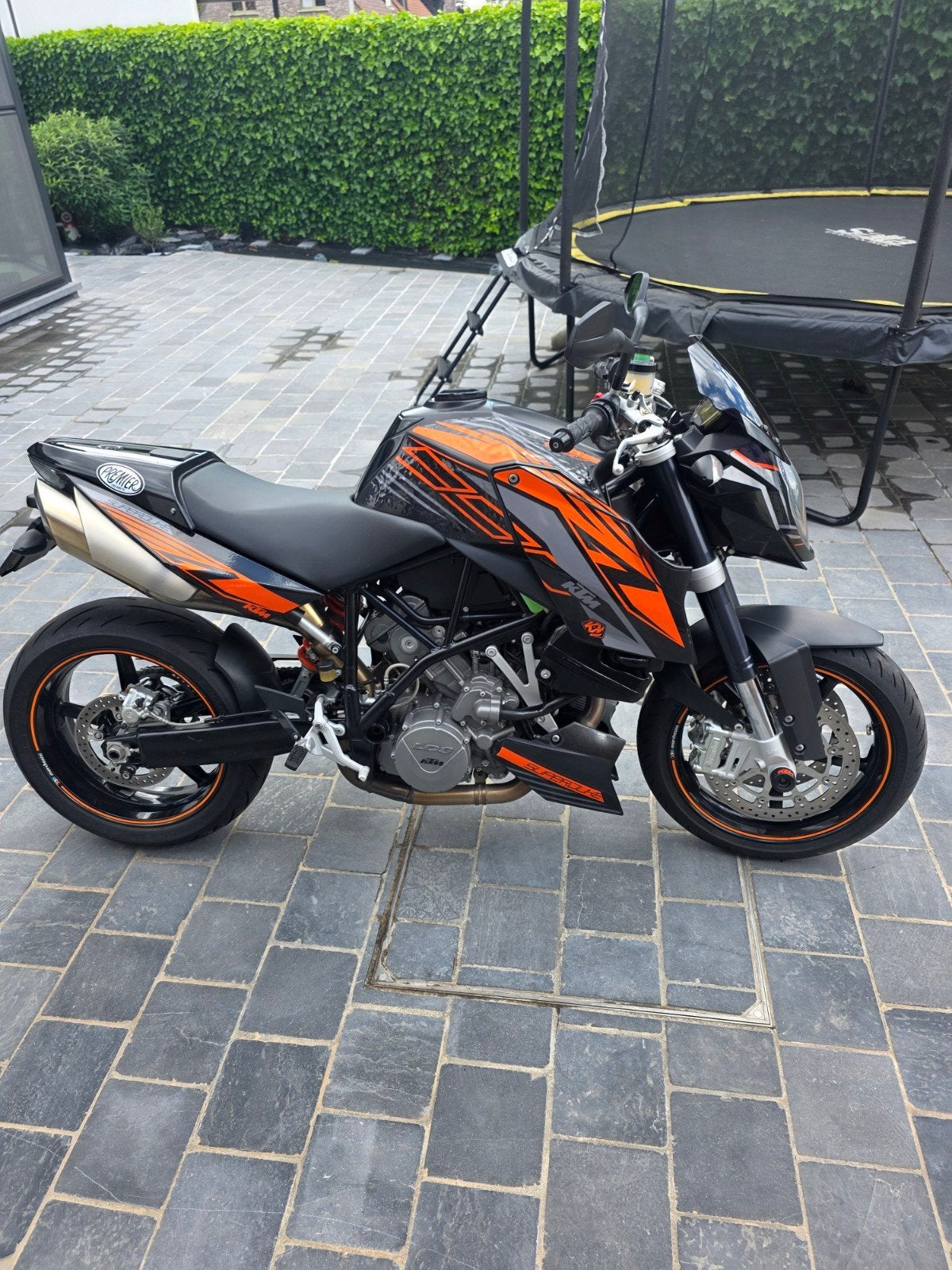 KTM superduke 990, Particulier