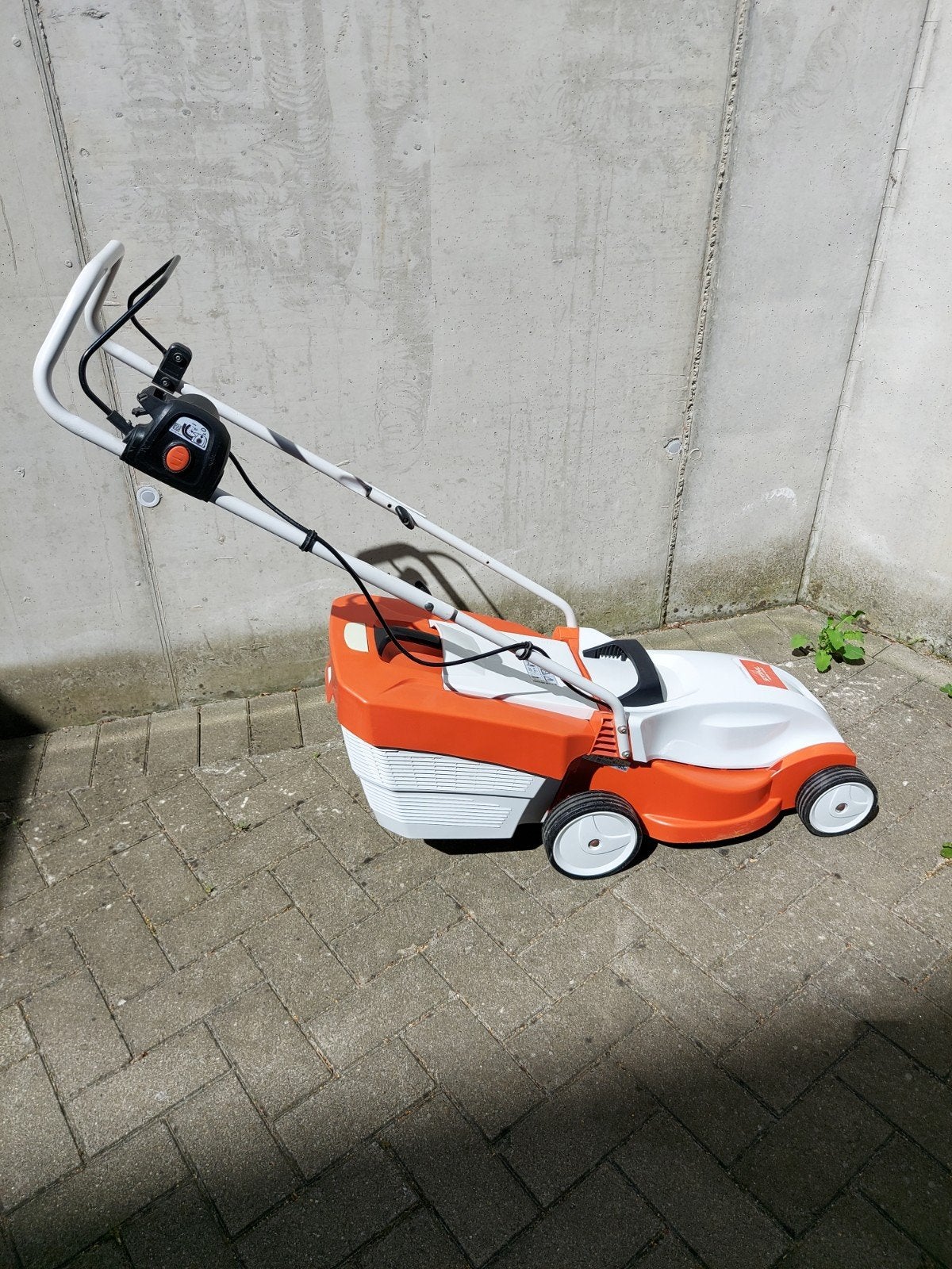 tondeuse à gazon STIHL RME-235. Électrique., Jardin & Terrasse, Enlèvement, Comme neuf, 30 à 39 cm, Tondeuses à gazon électriques