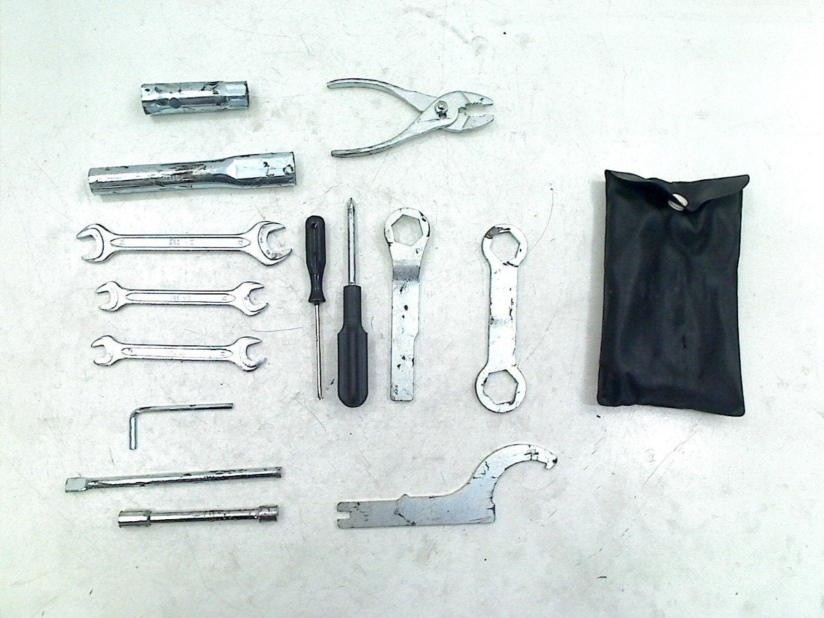 GEREEDSCHAPSET XT 660 R 2004-2014 (XT660R), Motoren, Yamaha Motor Europe N.V., Gebruikt, Customersupport@yamaha-motor.co.uk, Koolhovenlaan 101
1119 NC  Schiphol-Rijk, NL