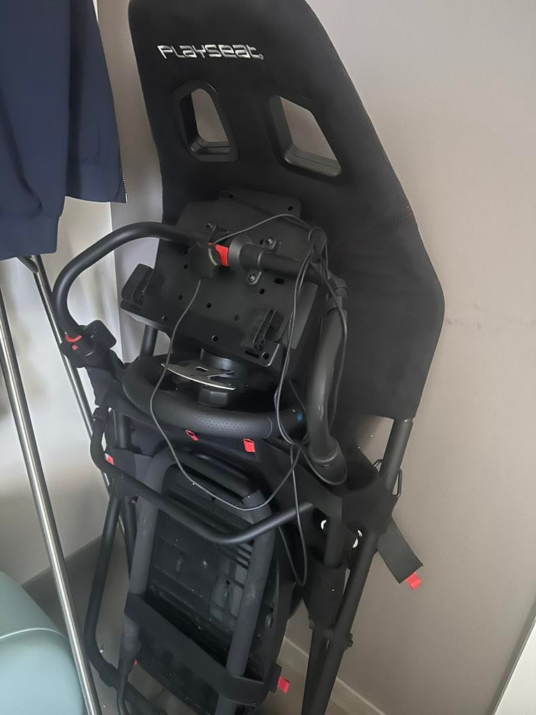 Playseat met stuurconsole Logitech G29, Ophalen, Zo goed als nieuw