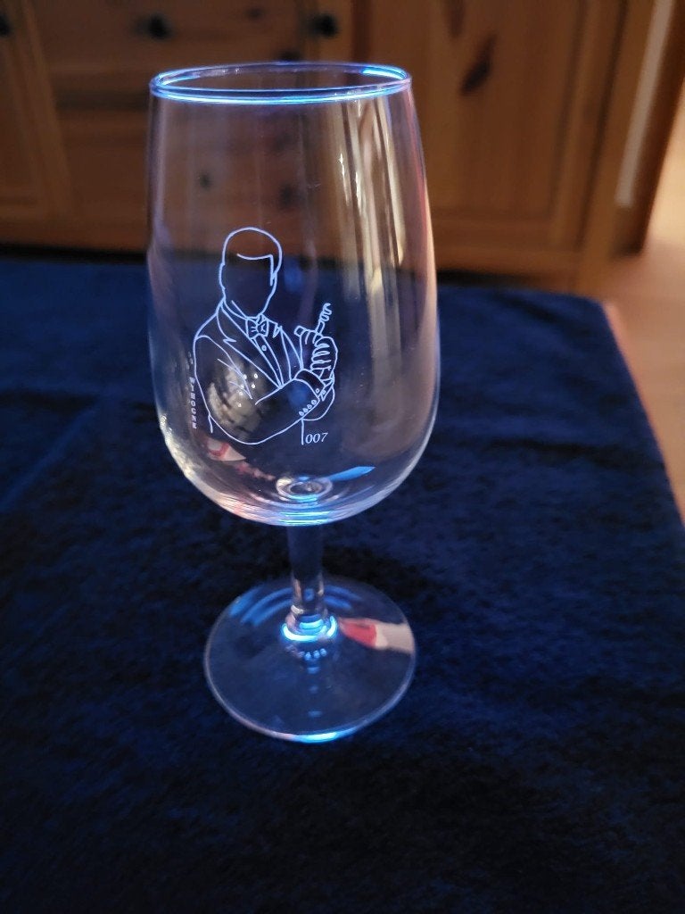 DE GRAVEN VAN JAMES BOND VERRES, Ophalen of Verzenden, Nieuw, Overige typen
