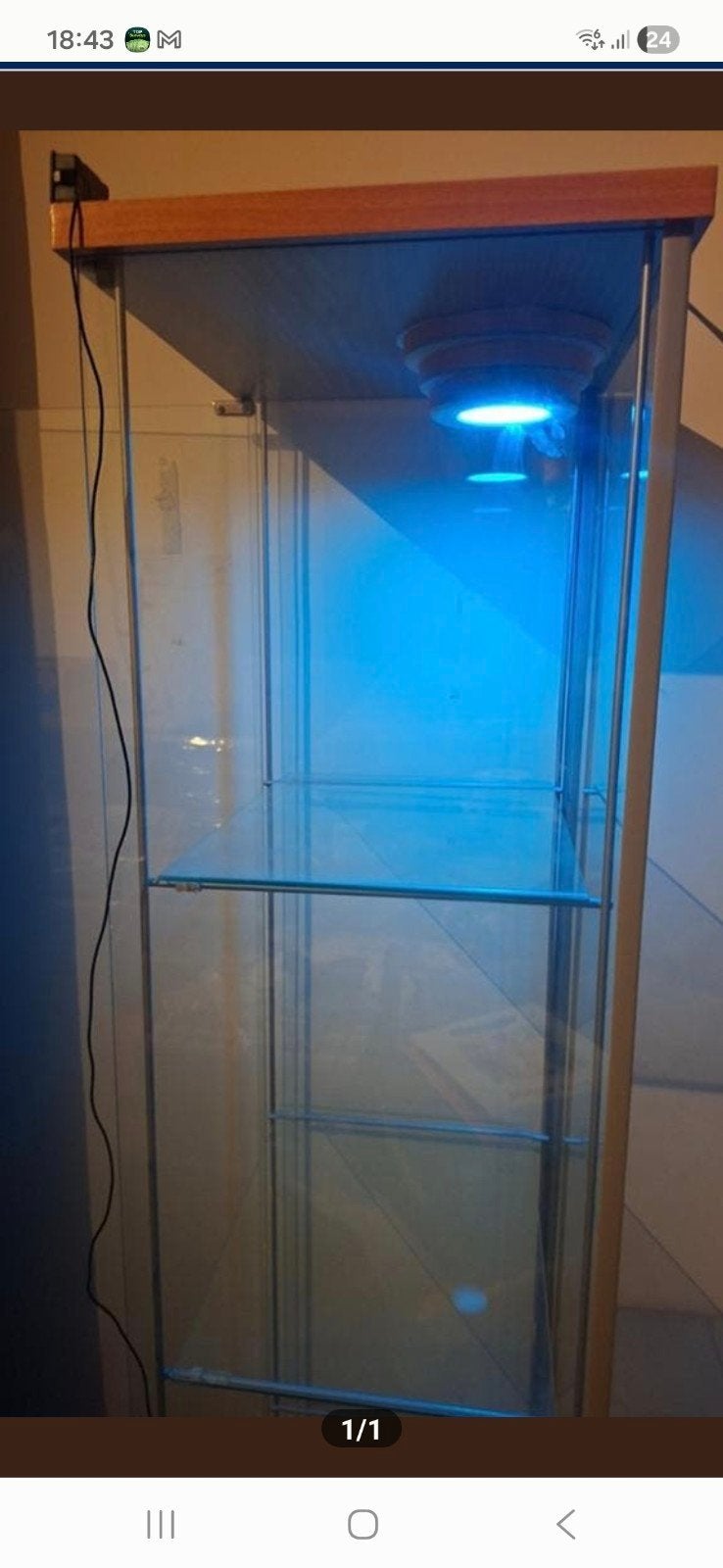 Vitrine kast, Ophalen