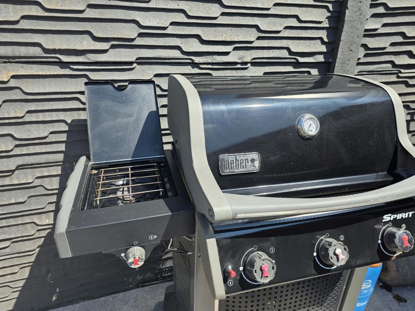 Barbecue weber, Enlèvement