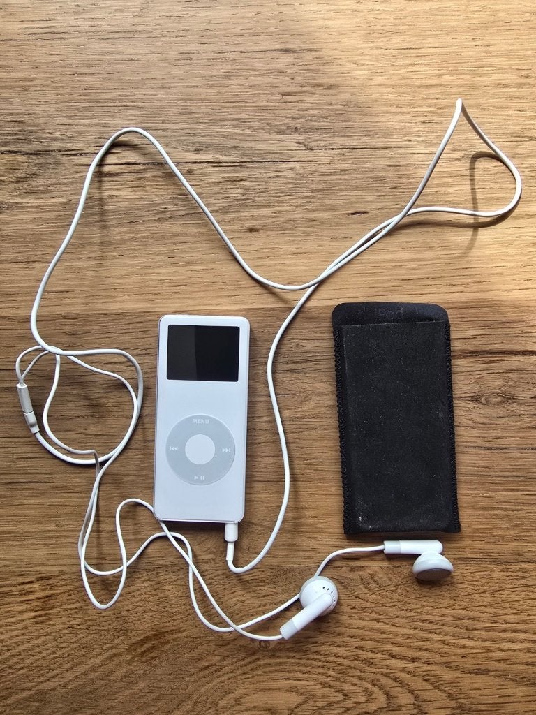 Apple iPod nano 1re génération 1 Go A1137 + accessoires, TV, Hi-fi & Vidéo, Lecteurs Mp3 | Apple iPod, Enlèvement ou Envoi, Autres couleurs