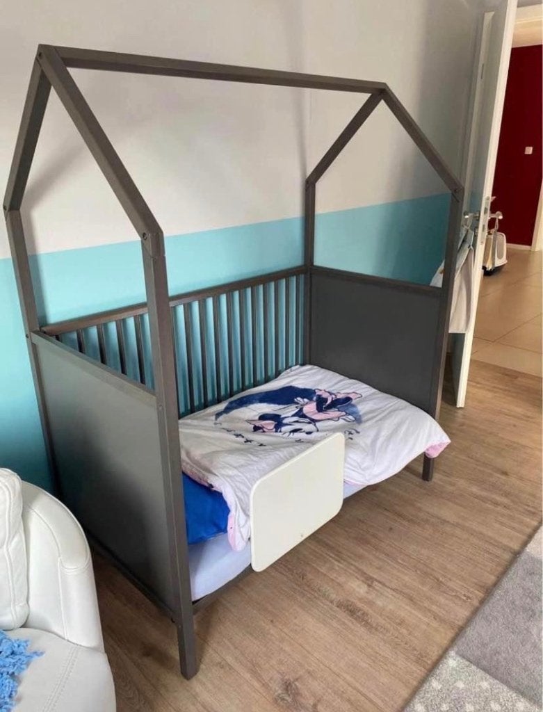 Chambre enfant: lit commode stokke + matelas aerosleep, Lattenbodem, Ophalen of Verzenden, Zo goed als nieuw, Minder dan 140 cm