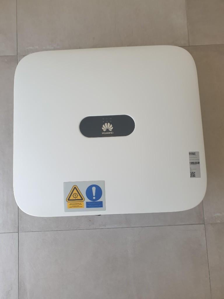 Omvormer HUAWEI Sun2000-5KTL, Doe-het-zelf en Bouw, Ophalen, Zo goed als nieuw