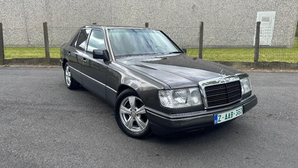 E-KLASSE 2.0i * W124 * 1 Jaar Garantie *, Auto's, Mercedes-Benz, 90 kW, 4 deurs, Zwart, 4 cilinders