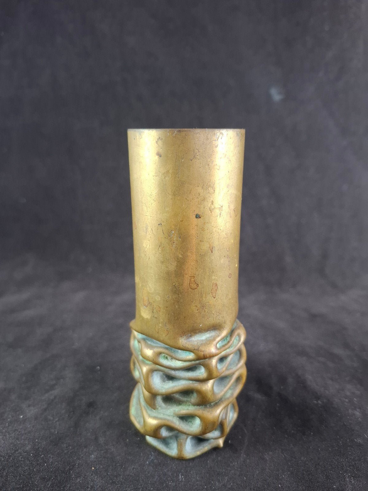 Antieke Loopgraafkunst Vaas (Trench Art) – Geplooide Messing, Ophalen of Verzenden