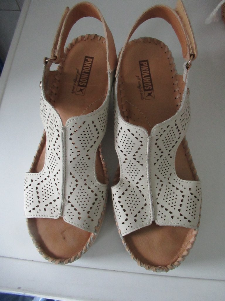 Leuke sandalen, zo goed als nieuw. 1keer gedragen, Ophalen, Wit, Sandalen of Muiltjes, Zo goed als nieuw