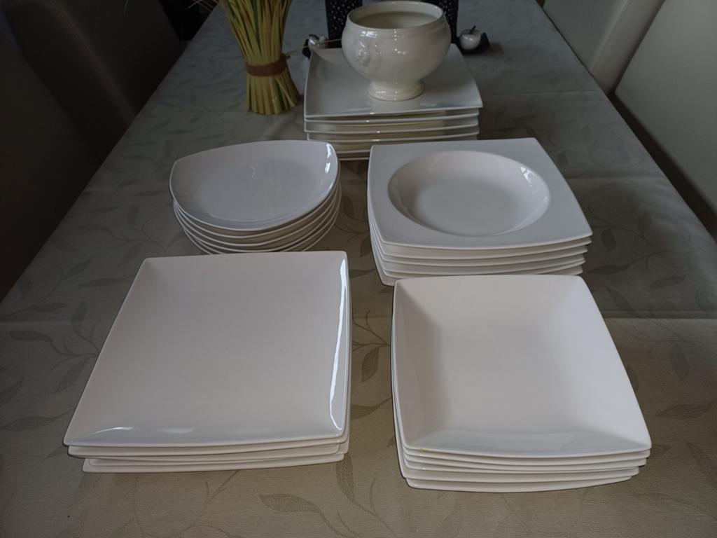 Bel ensemble d'assiettes blanches., Maison & Meubles, Cuisine | Vaisselle, Assiettes(s), Enlèvement