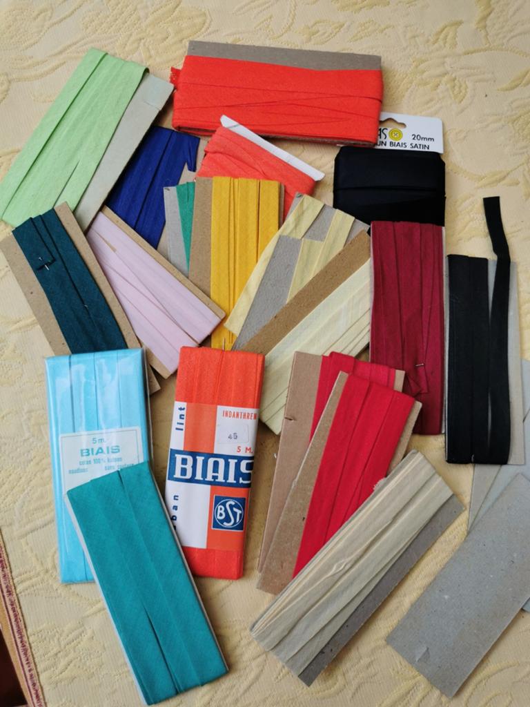 Biais band of lint verschillende kleuren. Nieuw., Hobby en Vrije tijd, Naaien en Fournituren, Ophalen of Verzenden