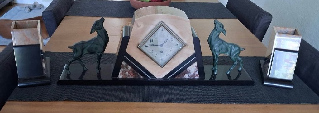 Garniture de cheminée ( horloge marbre et biche 1930), Antiquités & Art, Enlèvement