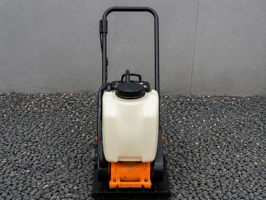 Plaque vibrante 65kg à louer - 35€/jour, Enlèvement, Comme neuf