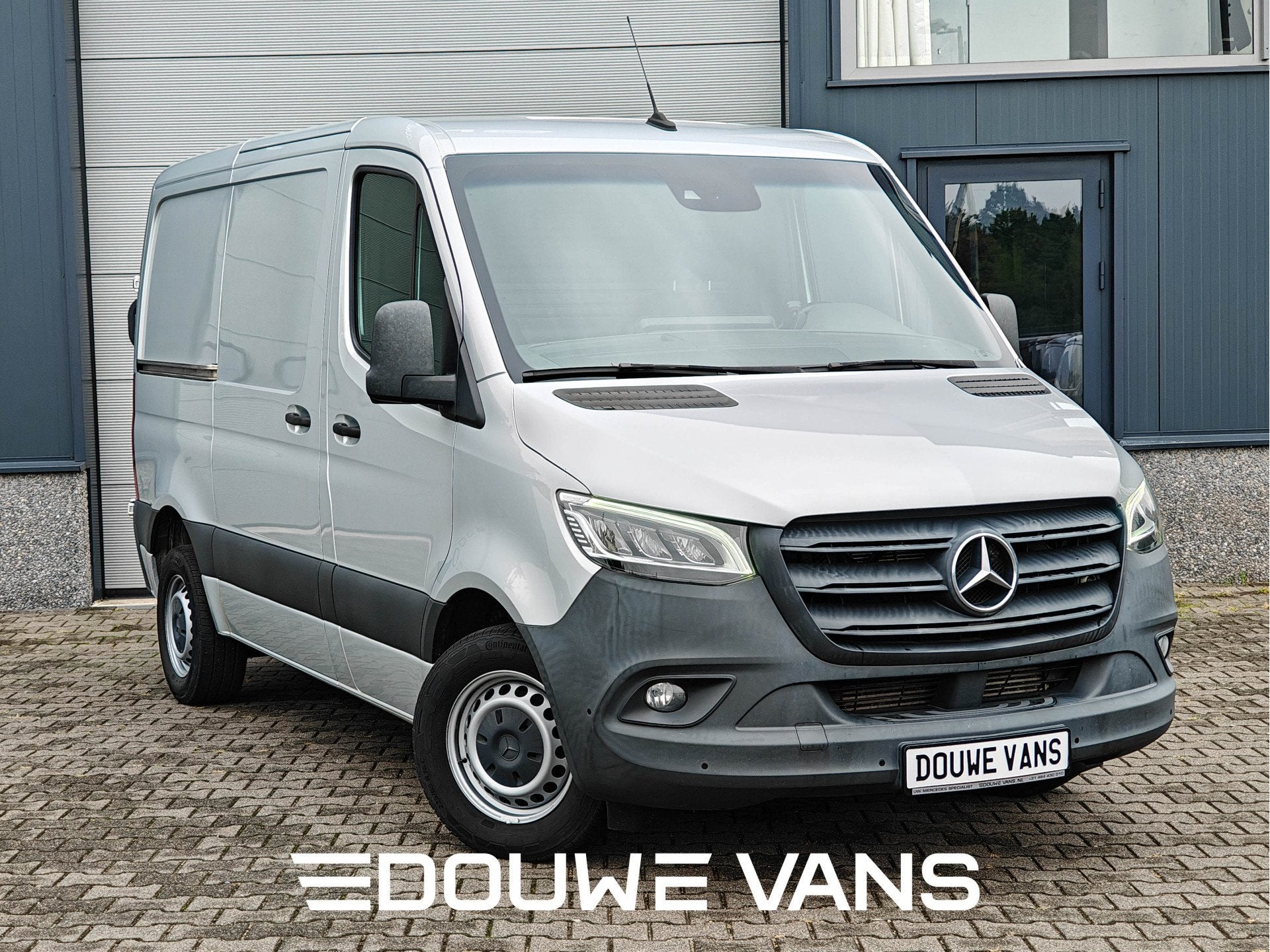 Mercedes-Benz Sprinter 314 H1 Automaat Distronic LED MBUX Na, Auto's, Dealer onderhouden, Stof, Gebruikt, 4 cilinders
