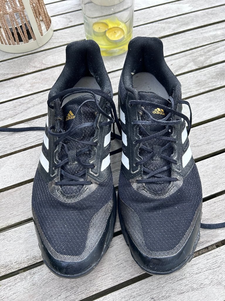Chaussures de hockey homme T 45.5 Adidas, Sports & Fitness, Hockey, Enlèvement ou Envoi, Comme neuf, Chaussures