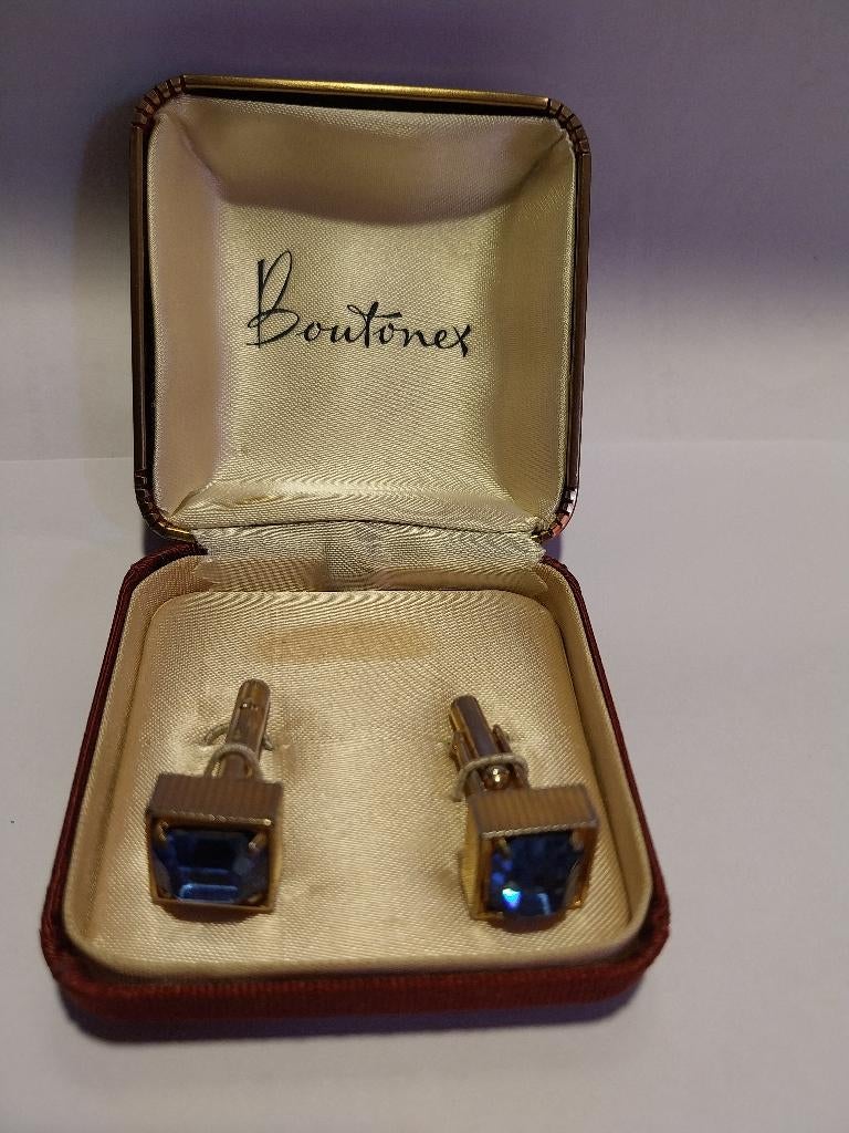 coffret vintage de boutons de manchette par BOUTONEX, Enlèvement ou Envoi, Autres matériaux, Boutons de manchette, Doré