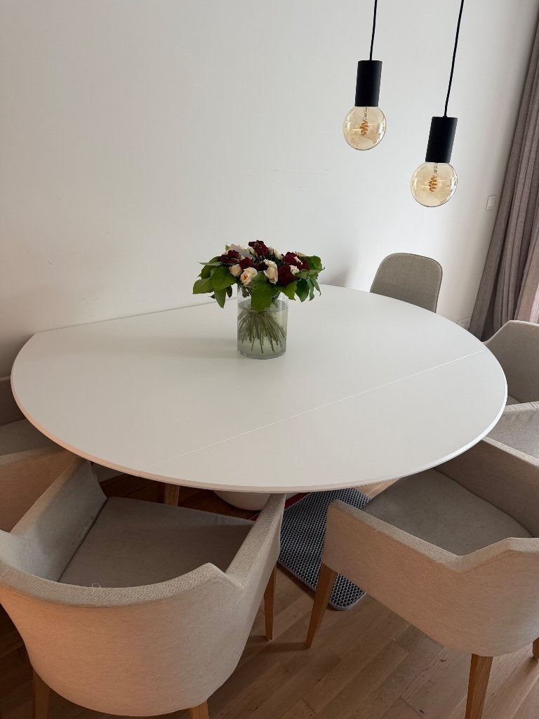 Uitschuifbare eettafel van Abitare, Huis en Inrichting, Tafels | Eettafels, Ophalen, Eikenhout, Zo goed als nieuw, Vijf personen of meer