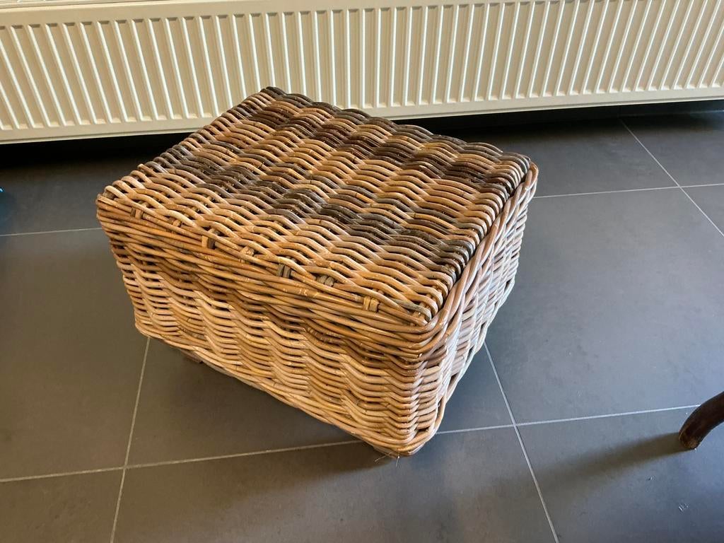 Rieten bijzettafeltje, Huis en Inrichting, Tafels | Bijzettafels, Ophalen, Minder dan 45 cm, Minder dan 55 cm, Rechthoekig