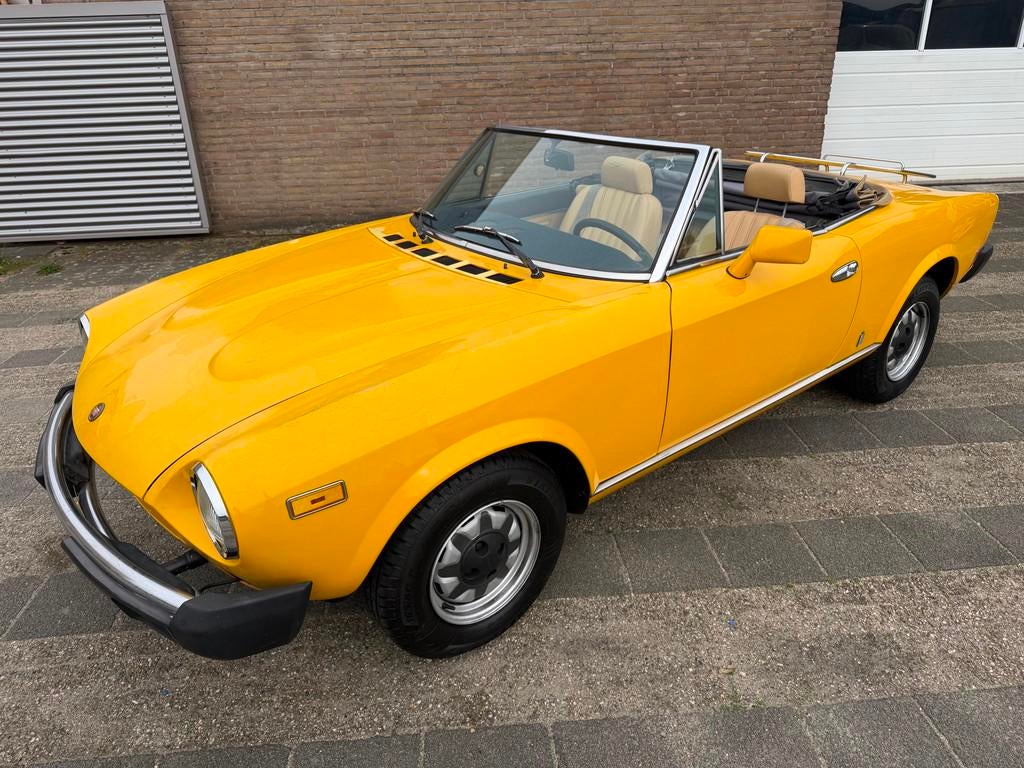 Fiat 124 Spider 2000 H5 rijd goed geen roest (automatique), Autos, Achat, Cabriolet, 2 portes, Automatique