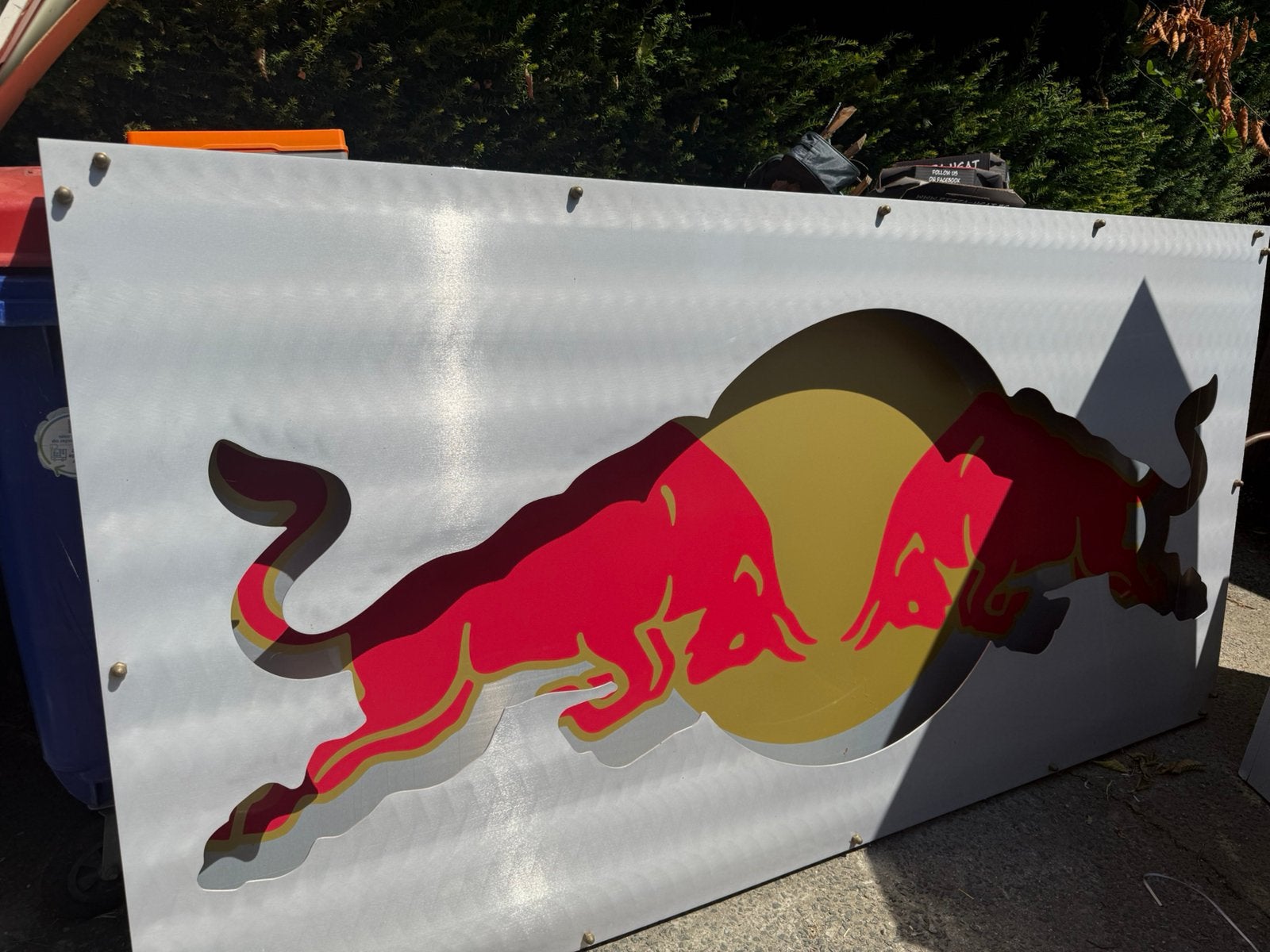Groot redbull logo, Diversen, Vlaggen en Wimpels, Zo goed als nieuw, Ophalen