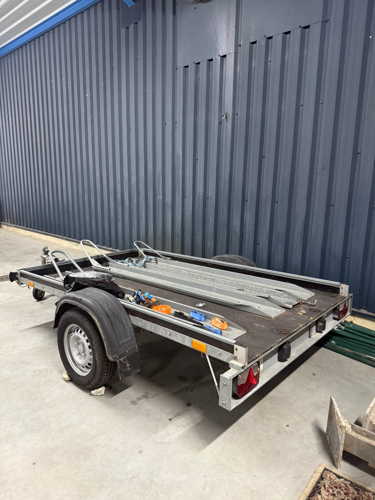 Motor aanhangwagen, Enlèvement, Comme neuf