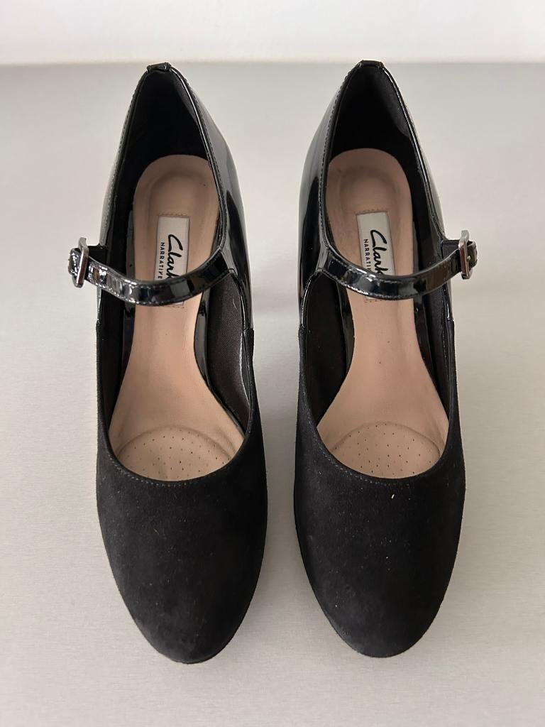 Clarks Angie Kendra zwarte Lakpump maat 39, Zwart, Ophalen of Verzenden, Zo goed als nieuw, Schoenen met hoge hakken