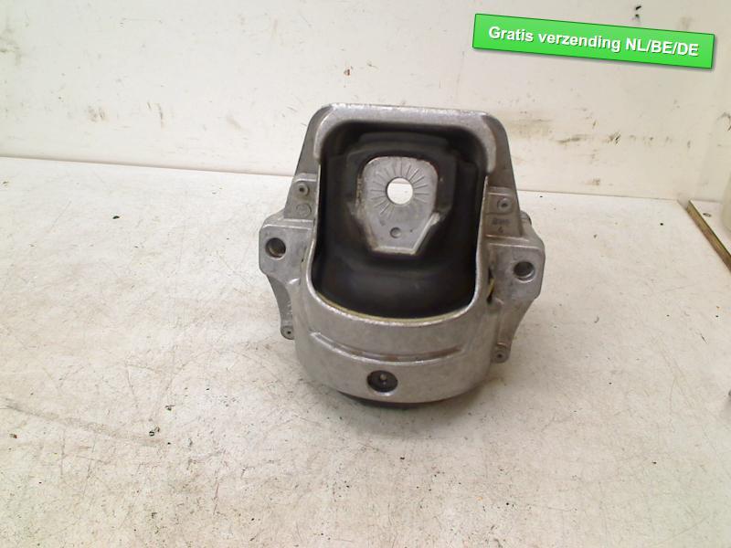 SUPPORT MOTEUR DROIT Audi A4 (B8) (8K0199381KD), Dhr. R. de Gouw, Audi, Utilisé, De Bloemendaal 21 21
5221 EB  'S HERTOGENBOSCH, NL