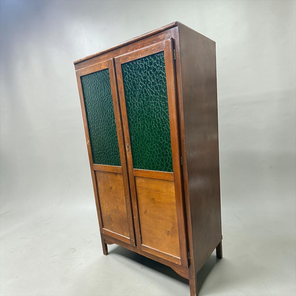 Vintage houten kast / vitrinekast met groen glas, Ophalen, Gebruikt, Commode