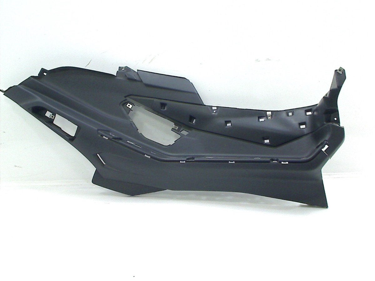 ONDERKUIP RECHTS Piaggio MP3 530 2022- (01-2022/-), Dhr. S. di Majo, Gebruikt, Info@cama-motorparts.nl, P.J. Troelstraweg 8 8
3144 CX  MAASSLUIS, NL