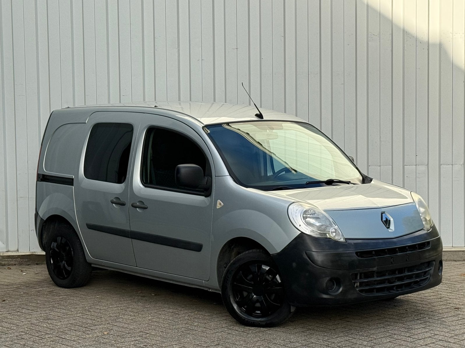 - Renault Kangoo - 1.5 Diesel - Tomtom Edition - PDC - Airco, Voorwielaandrijving, Stof, 50 kW, Zwart