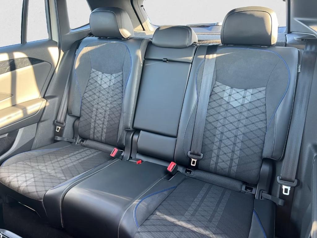 NEW MODEL TIGUAN MHEV 150PK R-EDITION NAV/TREKH/EASY/5J-25%, Alcantara, Wit, 5 zetels, 5 deurs