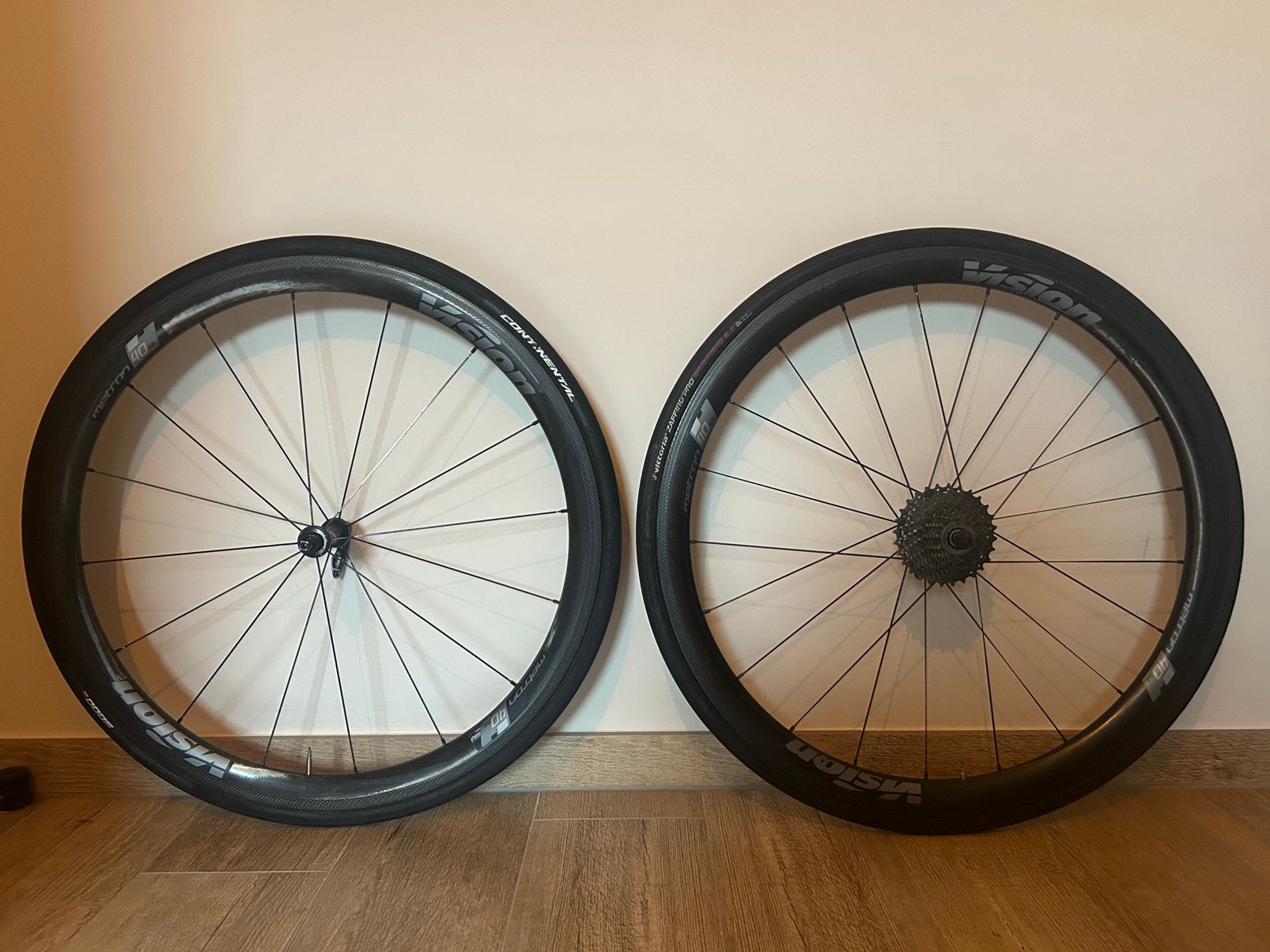 Paire de roues VISION METRON 40 en parfait état, Enlèvement ou Envoi, Comme neuf, Carbone, Racefiets