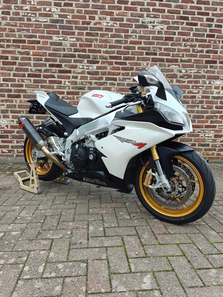 Aprilia RSV4 2011, 4 cilinders, Super Sport, Traction Control, Bedrijf