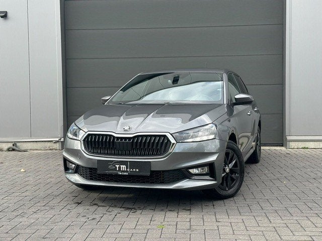 Skoda Fabia benzine cruise controle, Auto's, Voorwielaandrijving, Stof, Bedrijf, 5 deurs