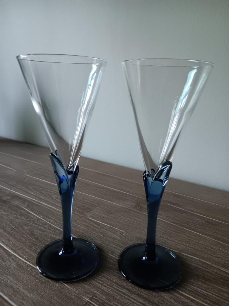 Mooie cava glazen, Ophalen