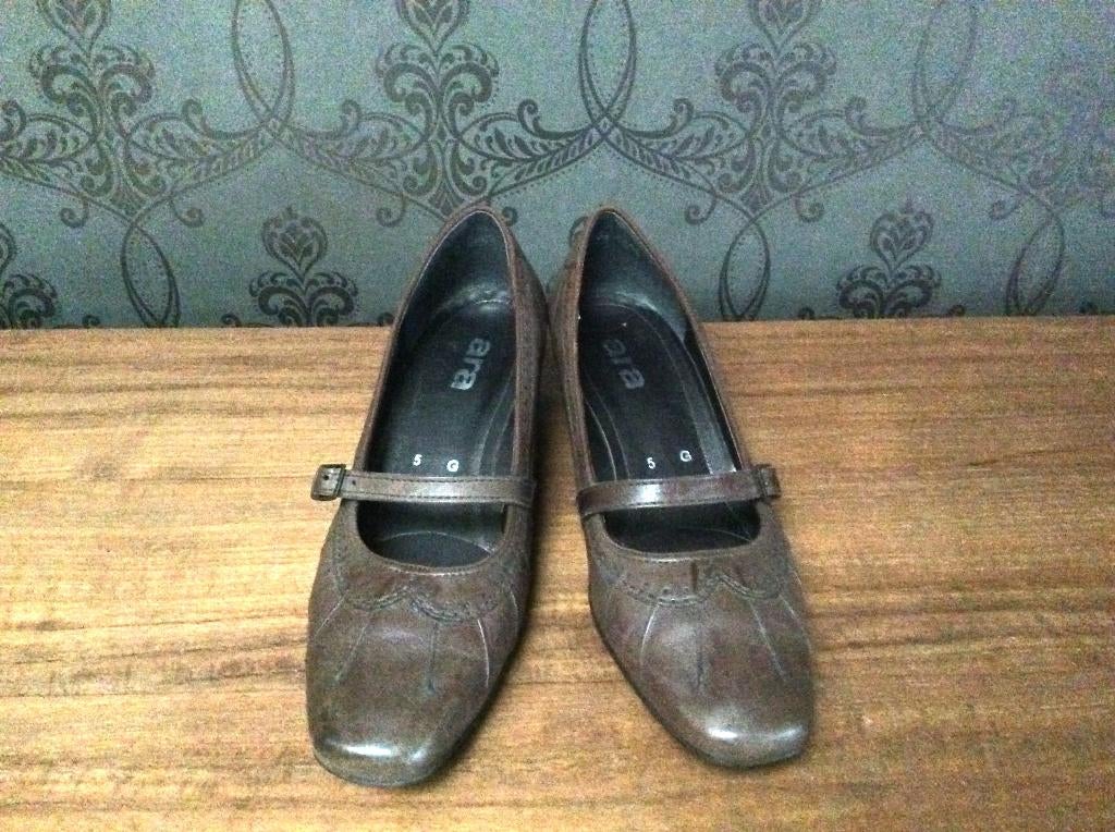Chaussures à talons Ara 38, Enlèvement ou Envoi, Escarpins, Comme neuf, Brun