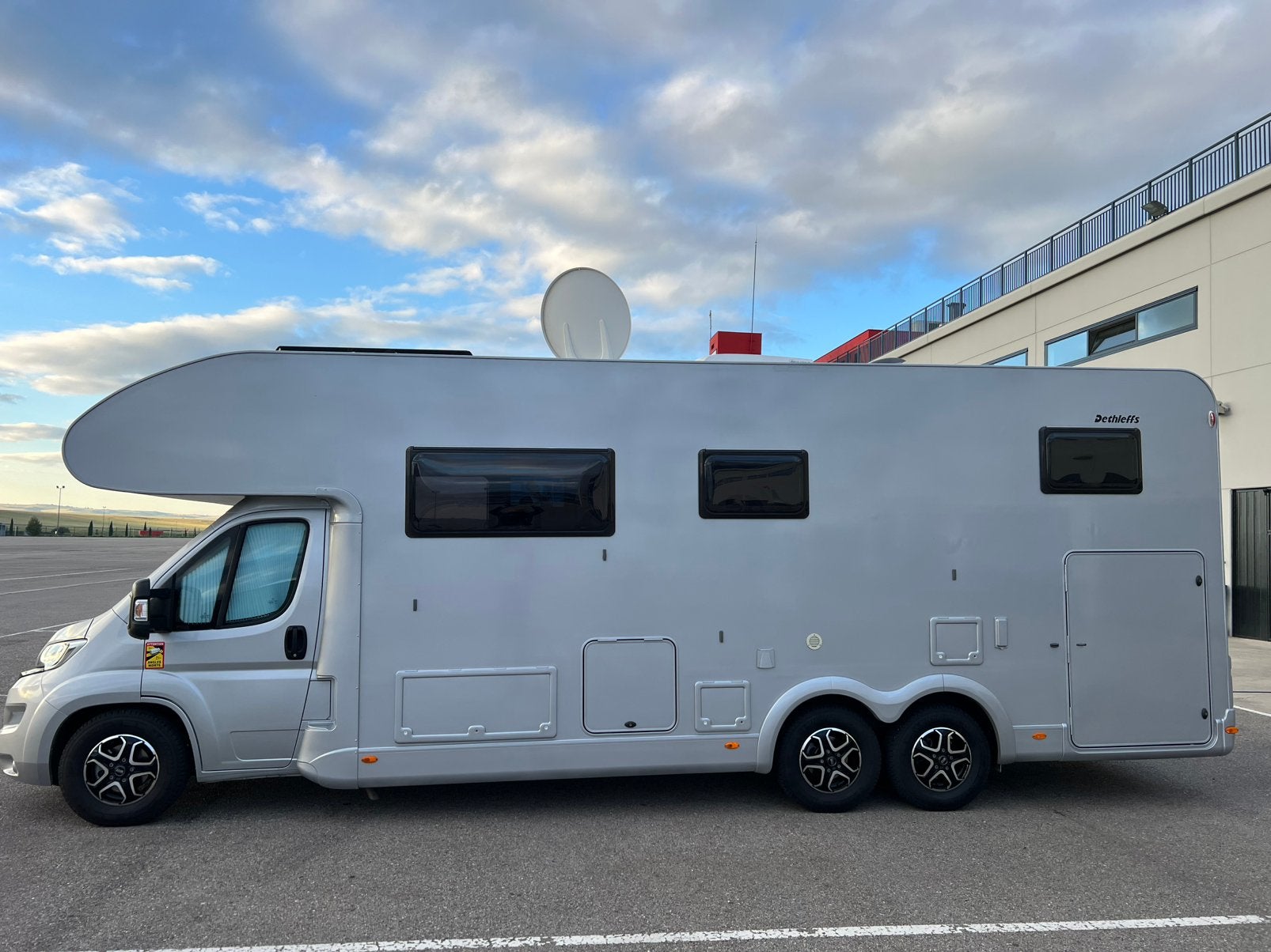 Camping Car Dethleffs 7877-2 xl family soute garage, Caravanes & Camping, Fiat, Jusqu'à 6, Intégral, Diesel