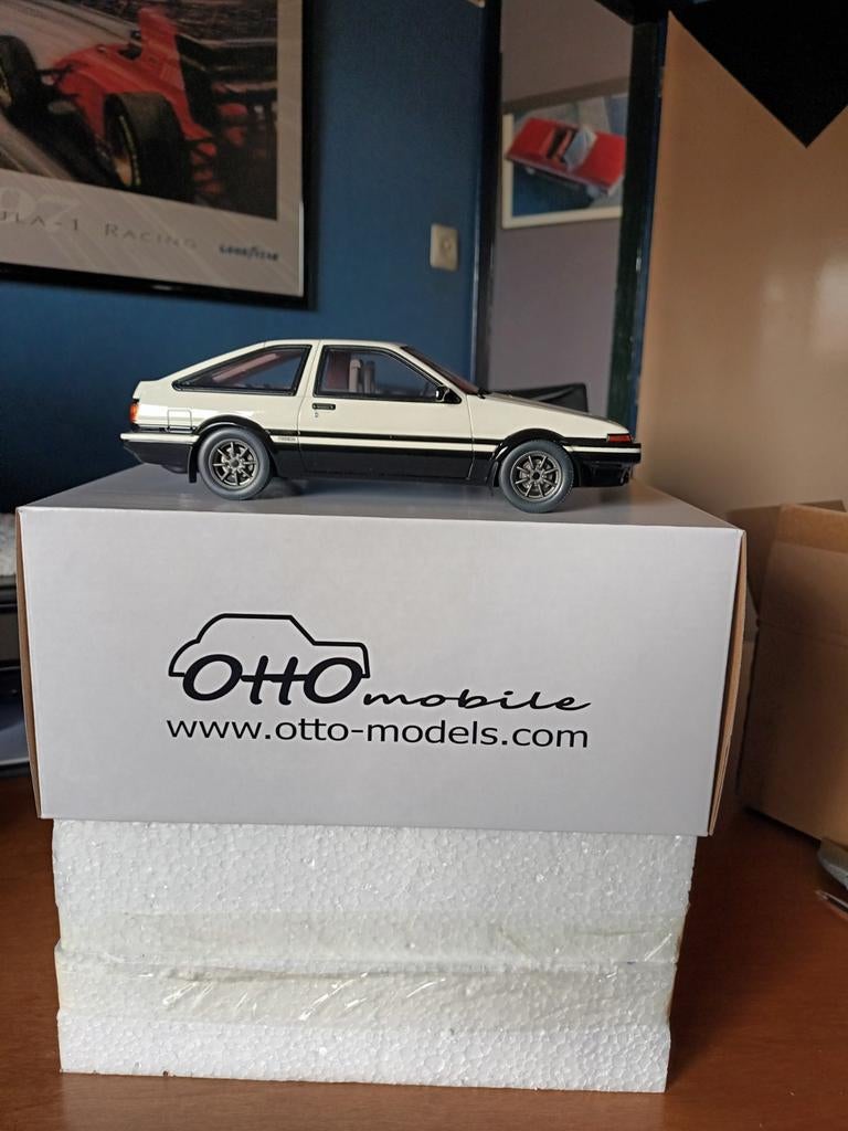 Toyota trueno Sprinter,schaal 1.18, otto mobile., Ophalen of Verzenden