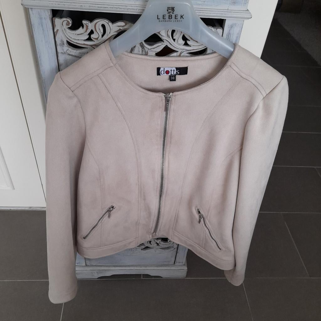 Jasje Dotts - maat 38. - nieuw., Kleding | Dames, Jassen | Zomer, Nieuw, Maat 38/40 (M), Beige, Ophalen of Verzenden