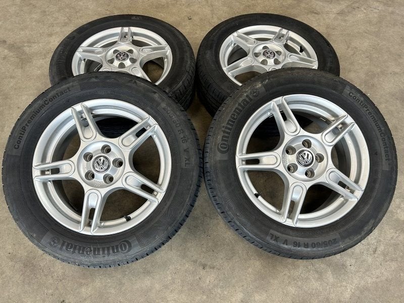 16 inch originele velgen + zomerbanden Volkswagen T-Cross Ta, Auto-onderdelen, Gebruikt, -, Banden en Velgen, -