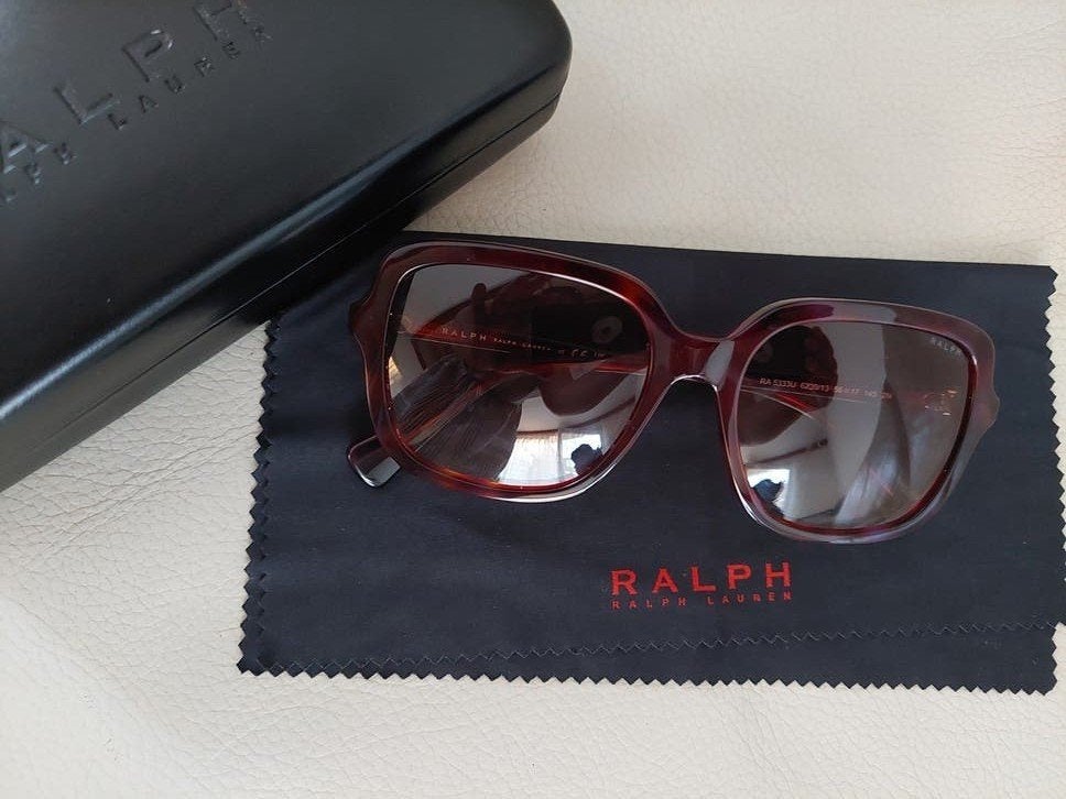 Prachtige Ralph Lauren zonnebril- NIEUWSTAAT-!!, Handtassen en Accessoires, Zonnebrillen en Brillen | Dames, Ophalen of Verzenden