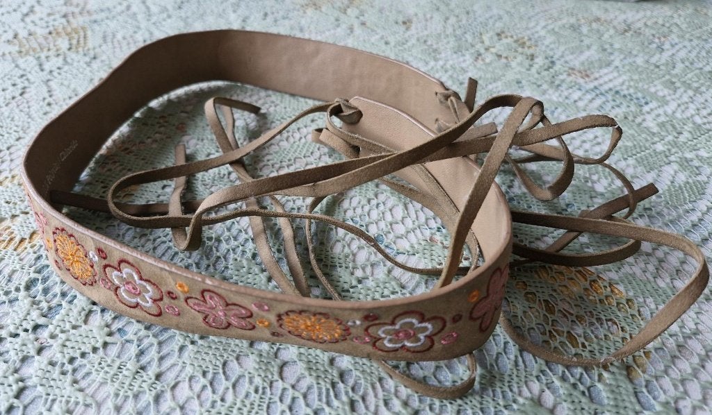 Riem - Esprit - bruin met borduursel - franjes - 59 cm, Kleding | Dames, Tailleriem, Gedragen, Esprit, 3 tot 5 cm