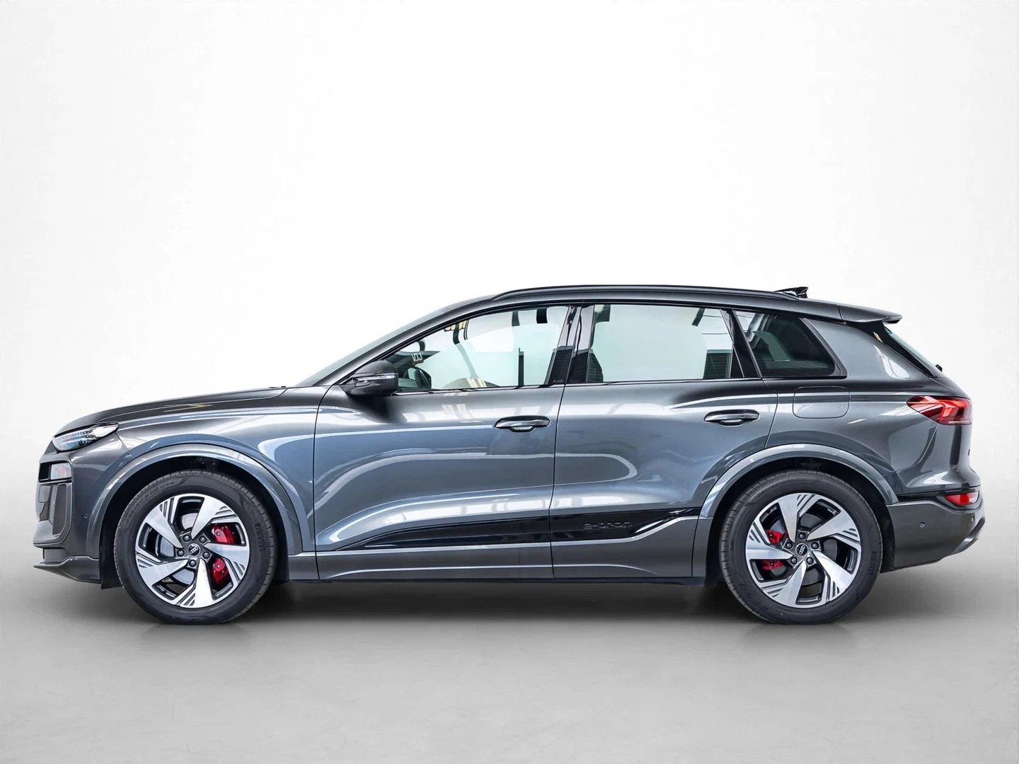 Audi Q6 e-tron LAUNCH EDITION 55 E-TRON|S-LINE|360|STOPLIC, Cuir, Argent ou Gris, Achat, Entreprise