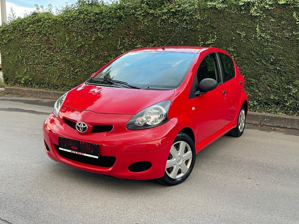 ⁠Toyota Aygo  •⁠⁠01/06/2011 • ⁠⁠95000.km •⁠  ⁠1 L / Benzine, Auto's, Bedrijf, Handgeschakeld, Aygo, Stadsauto