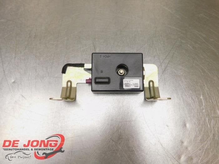 Antenne amplificateur d'un BMW 5-Serie, -, 3 mois de garantie, Utilisé, -